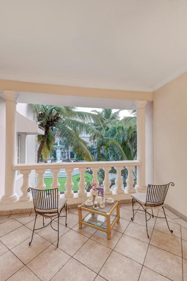 בנולים Club Mahindra Emerald Palms, Goa מראה חיצוני תמונה