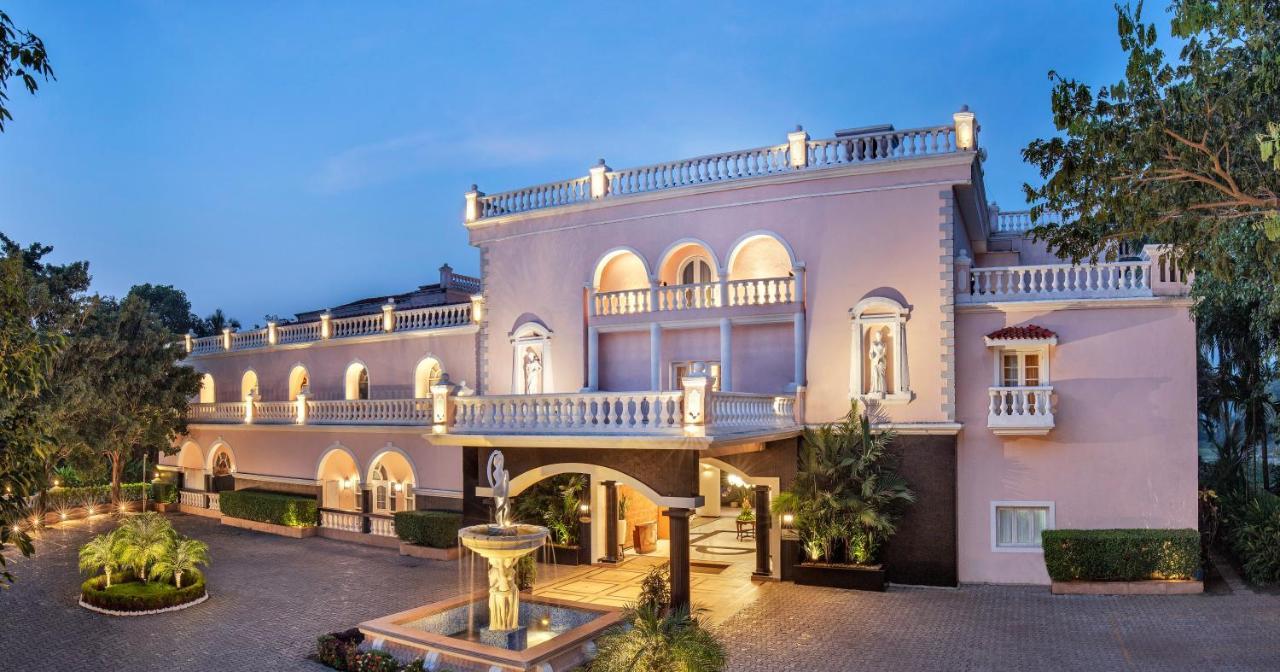 בנולים Club Mahindra Emerald Palms, Goa מראה חיצוני תמונה
