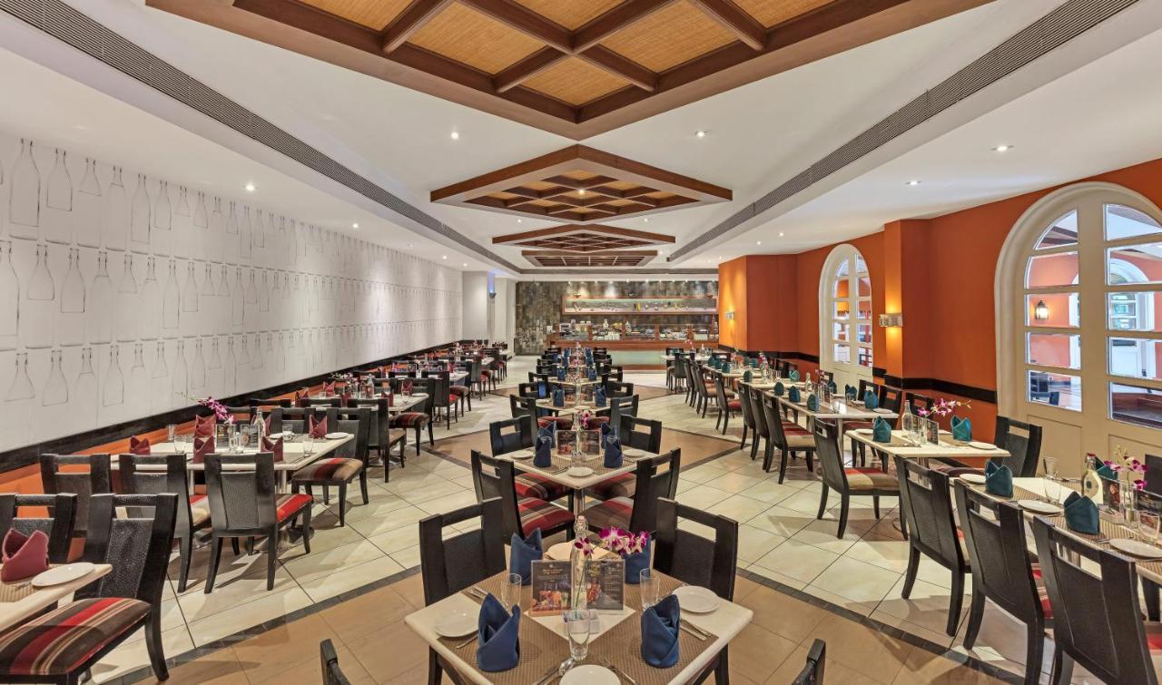 בנולים Club Mahindra Emerald Palms, Goa מראה חיצוני תמונה