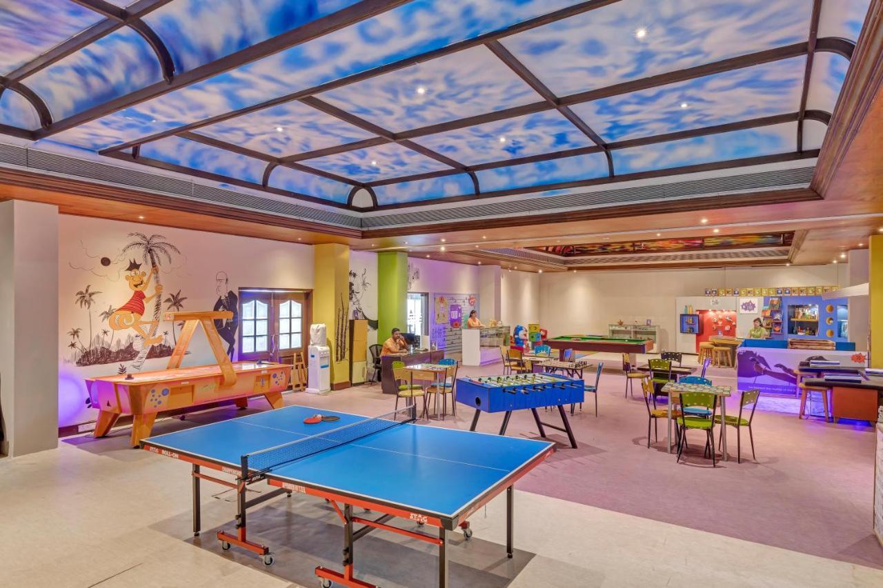 בנולים Club Mahindra Emerald Palms, Goa מראה חיצוני תמונה