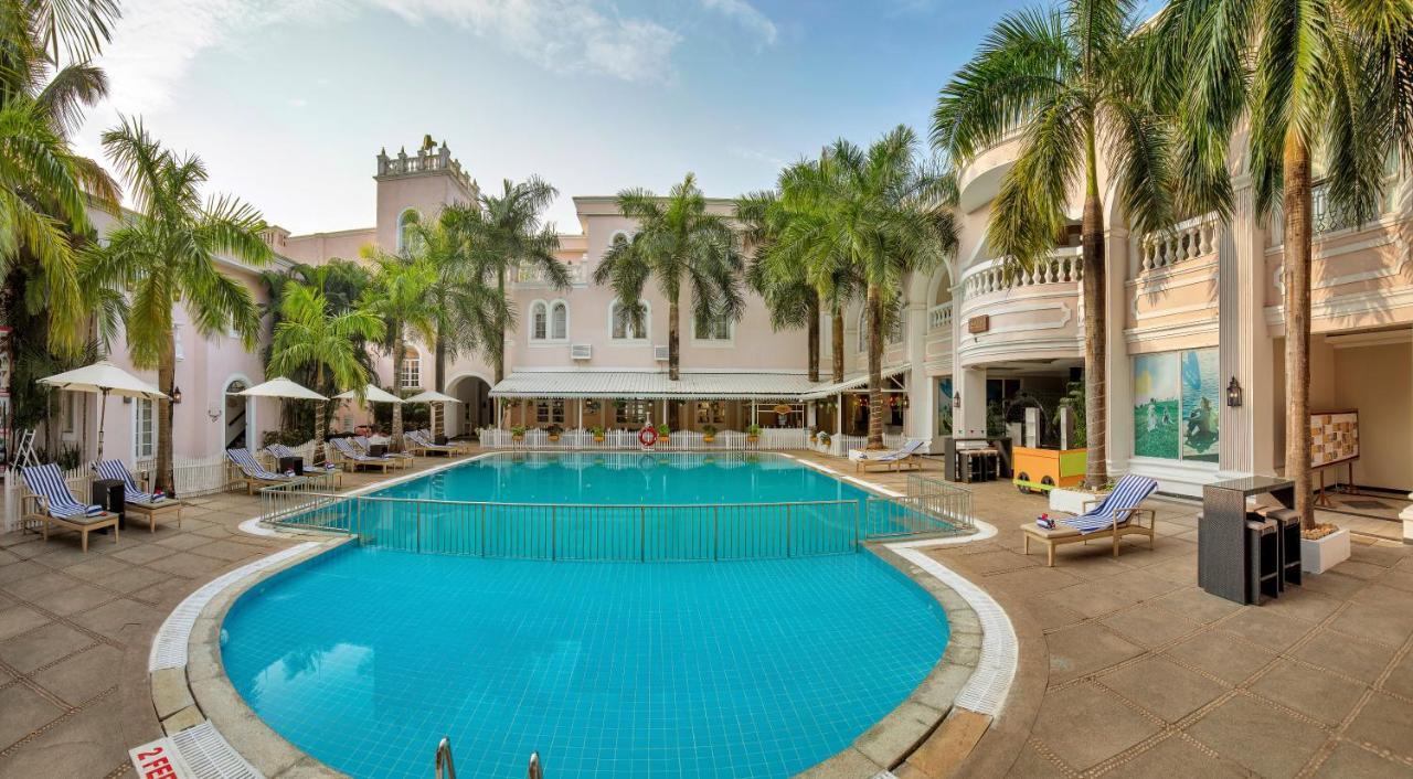בנולים Club Mahindra Emerald Palms, Goa מראה חיצוני תמונה