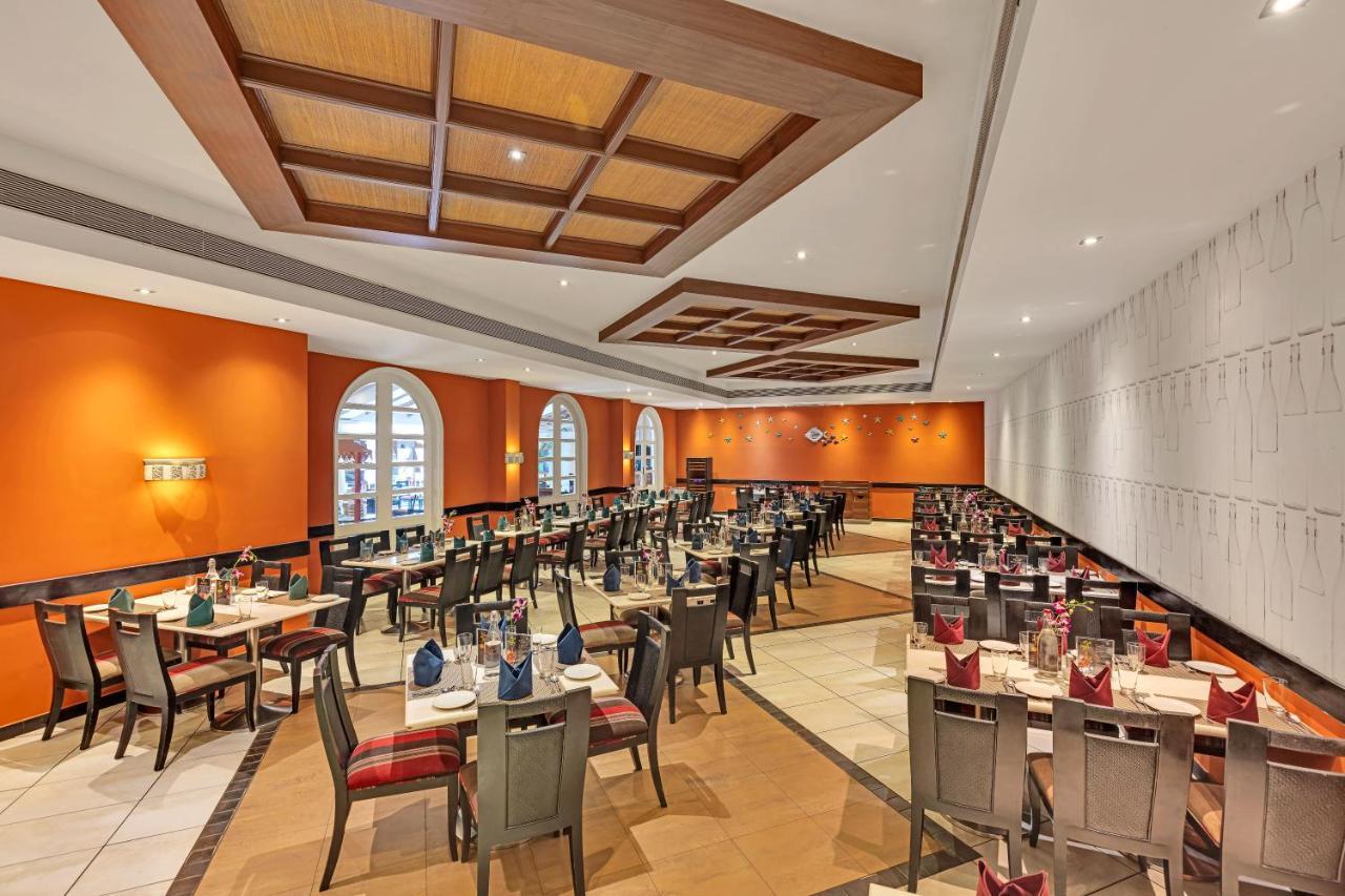 בנולים Club Mahindra Emerald Palms, Goa מראה חיצוני תמונה