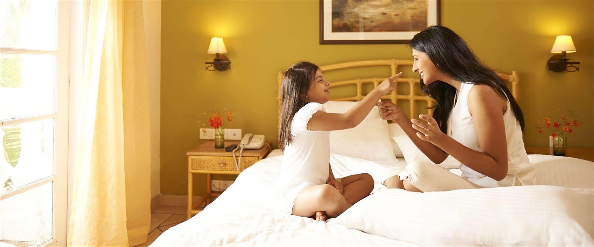בנולים Club Mahindra Emerald Palms, Goa מראה חיצוני תמונה