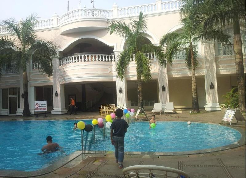 בנולים Club Mahindra Emerald Palms, Goa מראה חיצוני תמונה