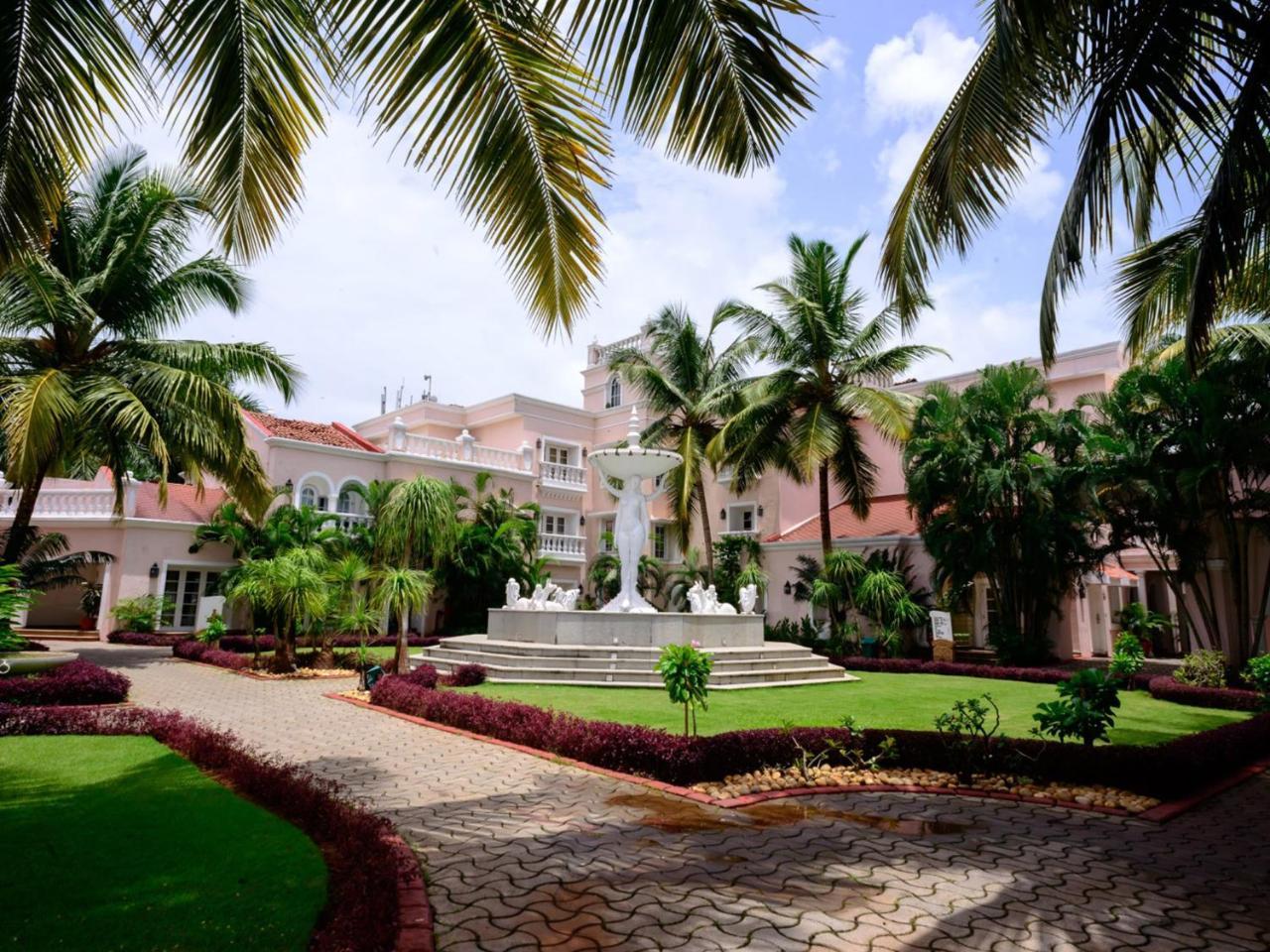 בנולים Club Mahindra Emerald Palms, Goa מראה חיצוני תמונה