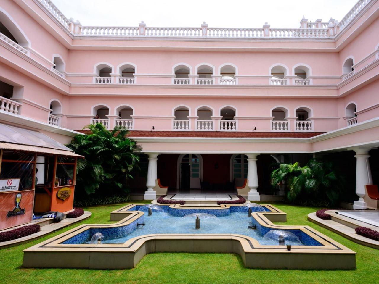 בנולים Club Mahindra Emerald Palms, Goa מראה חיצוני תמונה