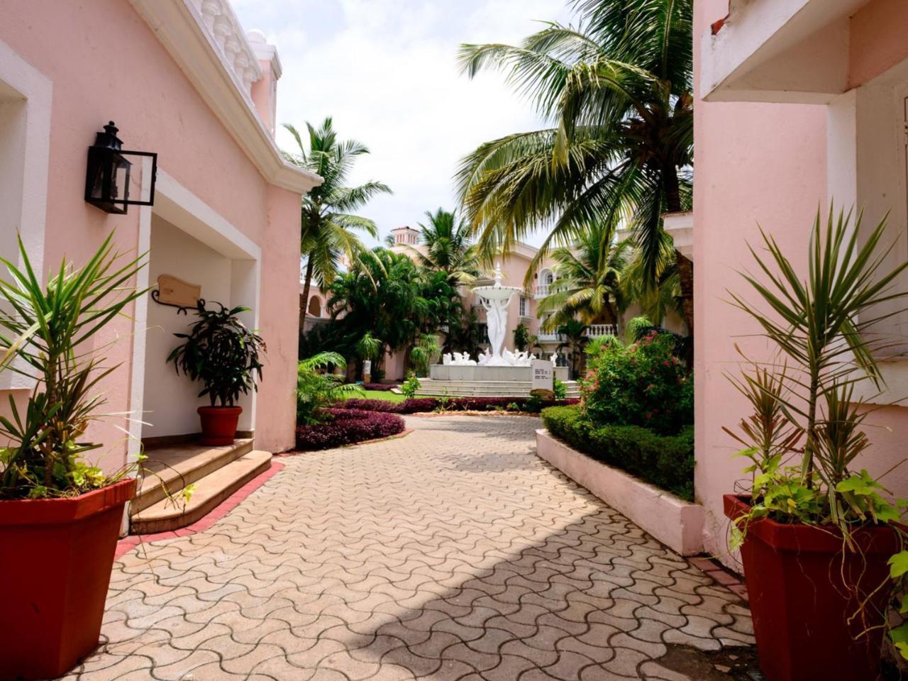 בנולים Club Mahindra Emerald Palms, Goa מראה חיצוני תמונה