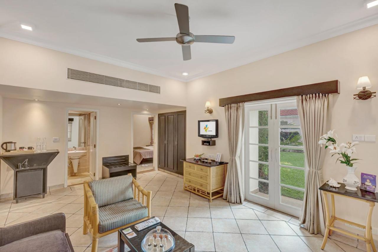 בנולים Club Mahindra Emerald Palms, Goa מראה חיצוני תמונה
